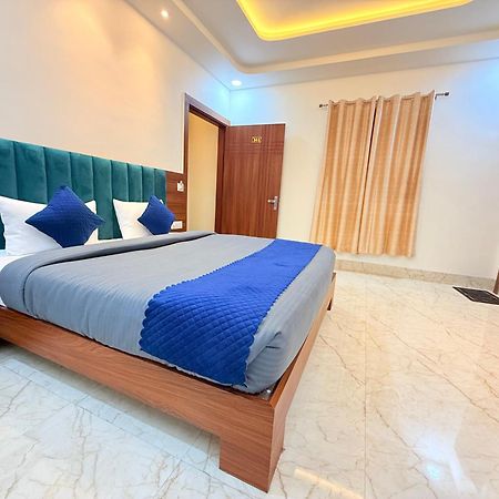 Hotel Tulip Light Матхура Екстер'єр фото