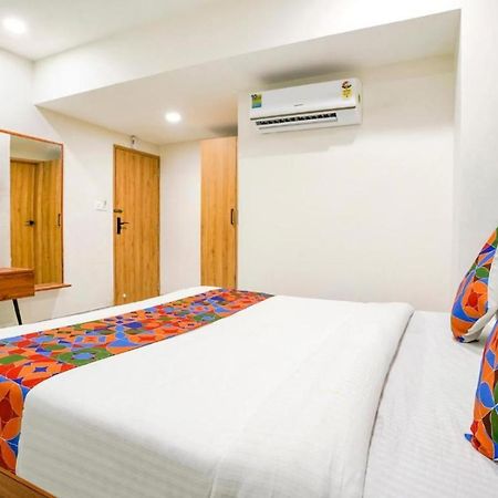 Hotel Tulip Light Матхура Екстер'єр фото