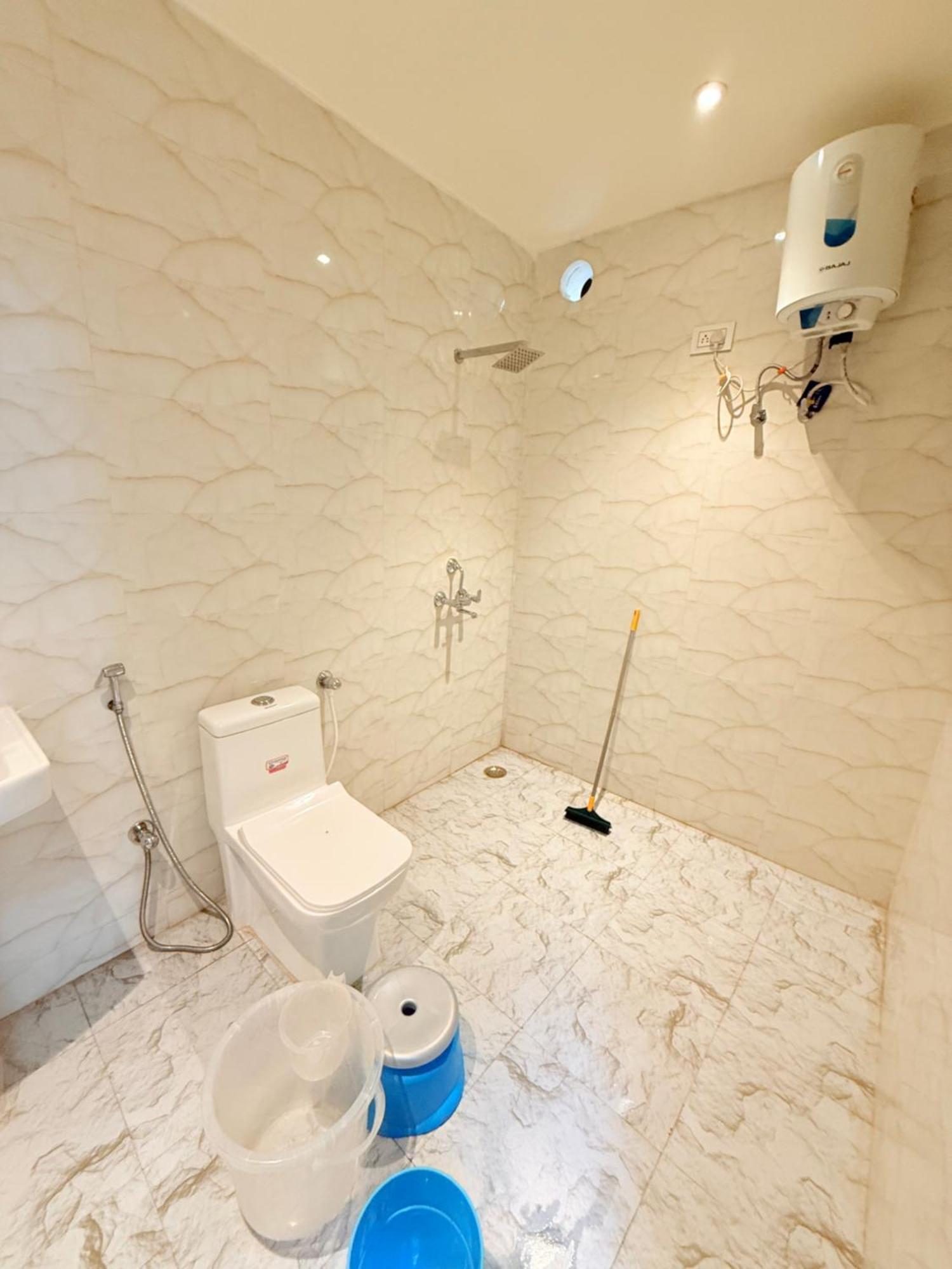 Hotel Tulip Light Матхура Екстер'єр фото